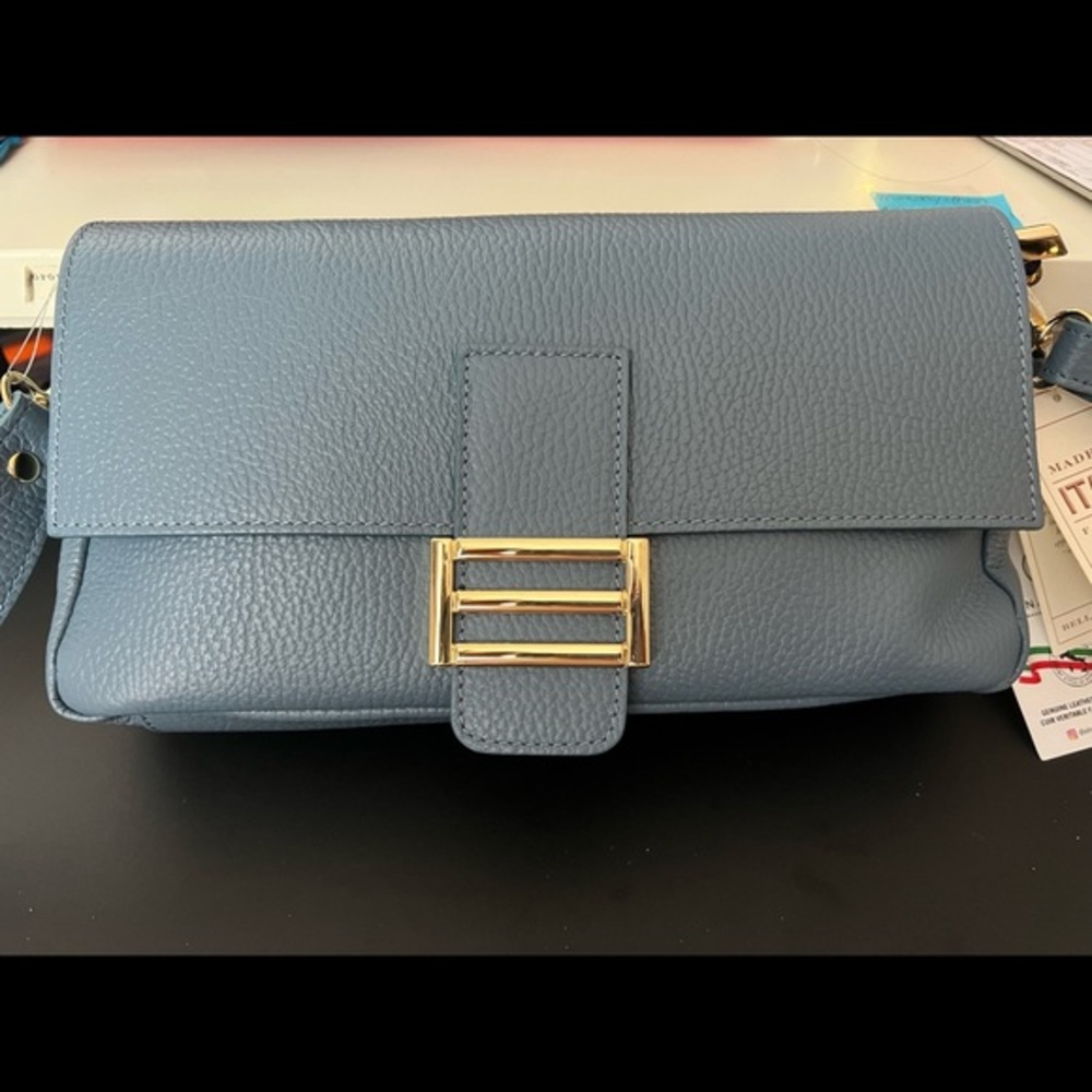 *NWT* Divina Firenze Baguette Flap Over Shoulder bag